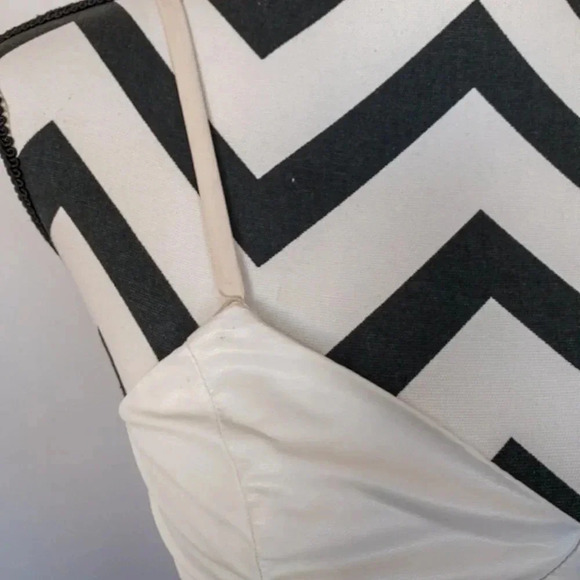 Hommage Red and Black Pencil Dress Sz Small - Picture 3 of 10